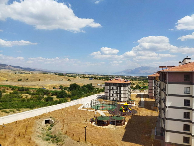 RE/MAX DEĞIŞIMDEN YURTBAŞI TOKILERDE KIRALIK 3+1 DAIRE
