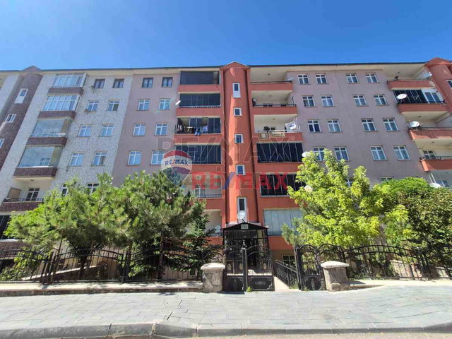 RE/MAX LACİVERT'TEN YENİŞEHİR'DE SATILIK 3+1 DAİRE