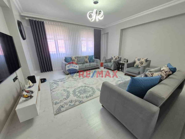 RE/MAX LACİVERT'TEN YENİŞEHİR'DE SATILIK 3+1 DAİRE