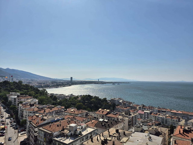 GÖZTEPE HAKIMEVLERI'NDE DENIZ MANZARALI SATILIK 4+1 LÜKS DAIRE