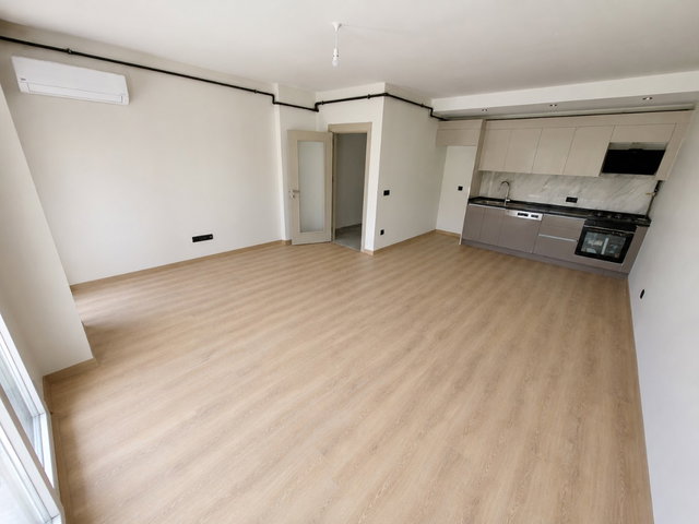 BÜYÜKÇEKMECE LÜKS SITEDE KIRALIK 2+1 BAHÇE KULLANIMLI SIFIR DAIRE
