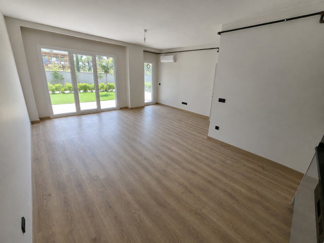 BÜYÜKÇEKMECE LÜKS SITEDE KIRALIK 2+1 BAHÇE KULLANIMLI SIFIR DAIRE