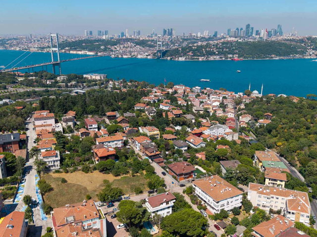 ÜSKÜDAR BEYLERBEYİ 'NDE 1200 M2 BAHÇELİ BOĞAZ MANZARALI KİRALIK VİLLA