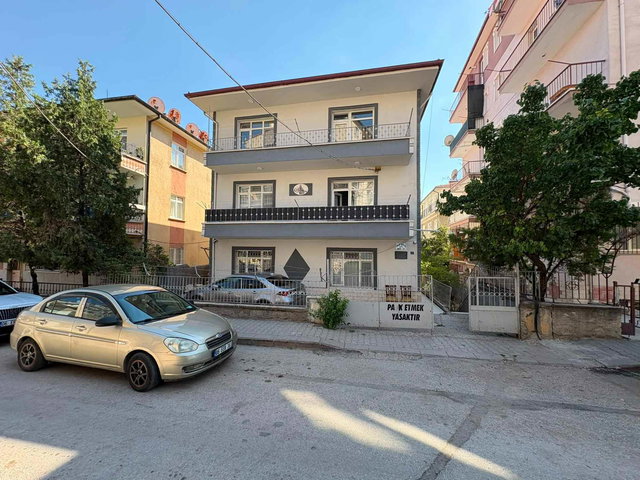 YENİMAHALLE KARŞIYAKADA YAPILI MASRAFSIZ KİRALIK 3+1