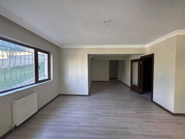 KIRKKONAKLARDA TERASLI 240 M2 GIRIŞ KAT 3+1 SATILIK DAIRE