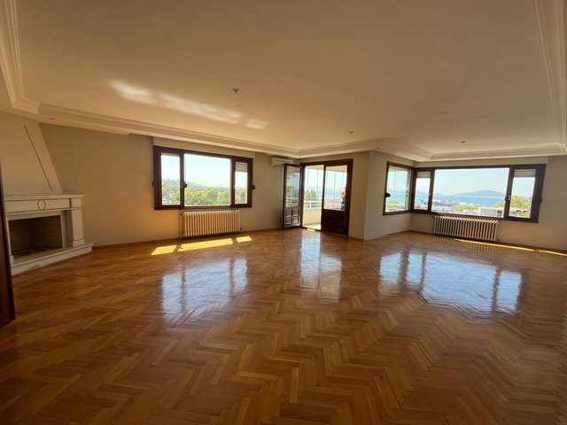 ALTINTEPE'DE DENIZ MANZARALI GENIŞ 3+1 DAİRE