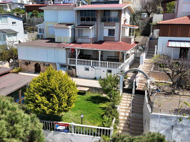 REMAX YELKEN'DEN YENISU EVLERI DENIZ MANZARALI 4+1 SATILIK VILLA