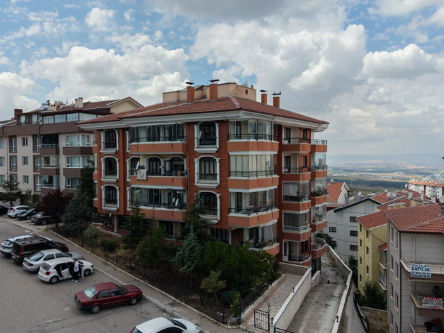 KEKLİK PINARI’NDA GÜNEY-DOĞU CEPHELİ 3+1 | 150 M² BRÜT | 2 BANYO 3 WC | EN ÜST KAT