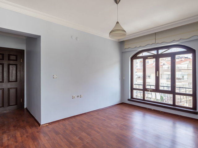 KEKLİK PINARI’NDA GÜNEY-DOĞU CEPHELİ 3+1 | 150 M² BRÜT | 2 BANYO 3 WC | EN ÜST KAT