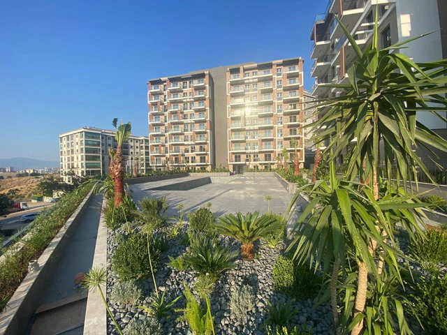 ULUKENT  GÜLTEKİN PERA 2 SİTESİNDE SIFIR  LÜKS 1+1 KİRALIK DAİRE