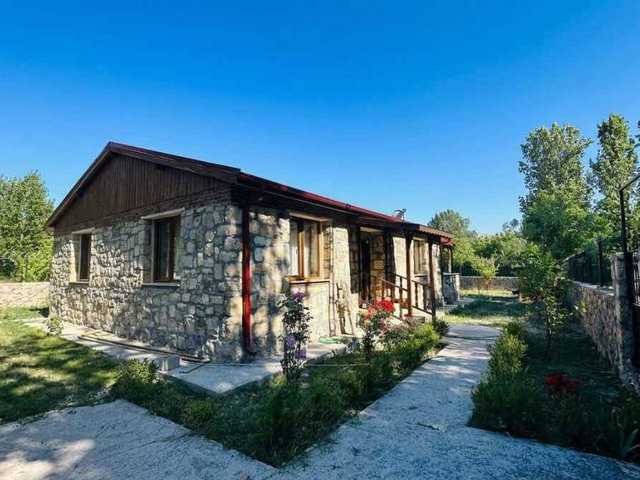 SAKARYA TARAKLI'DA EMSALSİZ MÜSTAKİL ÖZEL YAPILI BAHÇELİ VİLLA