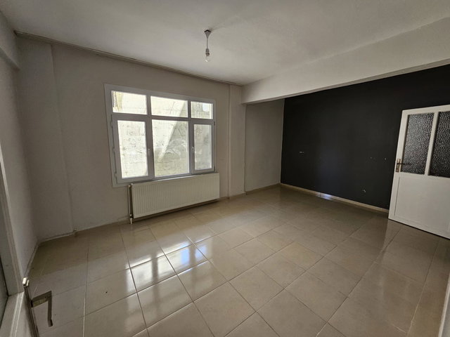 IZMIR ALIAĞA YENİ MAHALLE'DE BAHÇELİ GİRİŞ KAT KİRALİK DAİRE
