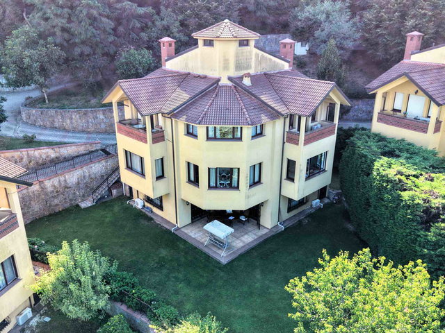 BEYKOZ GÖRELE MAH. 13 EVLER SITESI & KIRALIK MÜSTAKIL VILLA