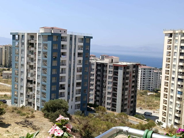 KUŞADASI UYDUKENT SITESI SATILIK DENIZ MANZARALI 2+1 DAIRE