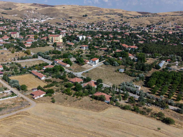 HASANOĞLAN ŞEHİTLİK MAHALLESINDE EŞYALI MÜSTAKİL EV VE ARSASI