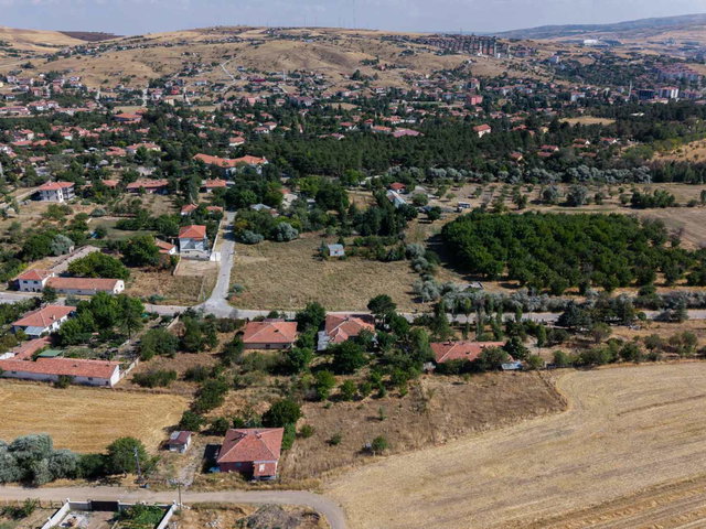 HASANOĞLAN ŞEHİTLİK MAHALLESINDE EŞYALI MÜSTAKİL EV VE ARSASI
