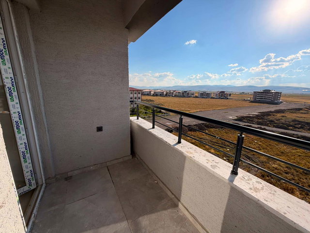 REMAX ARTIS'DEN DADAŞKENT'TE EŞYALI SATILIK SIFIR 1+1 DAIRE