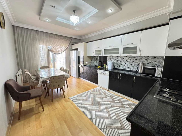 RE/MAX EDE'DEN SAĞLAM ZEMİNDE SATILIK 5+1 DAİRE
