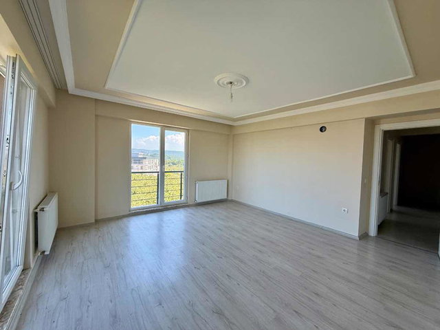 REMAX DESIGN FERİZLİ İSTİKLAL'DE MERKEZİ KONUMDA 2+1 DAİRE