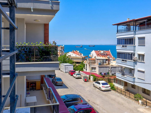 DİKİLİ GAZİPAŞA YAKAMOZDA EŞŞİZ DAİRE