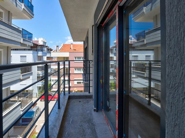 DİKİLİ GAZİPAŞA YAKAMOZDA EŞŞİZ DAİRE