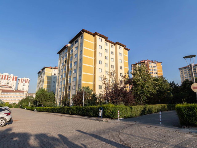 ERYAMAN METRO İSTASYONUNA 200M AYIŞIĞI SİTESİ 3+1 SATILIK YAPILI DAİRE