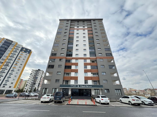 ZÜMRÜT MAHALLESI KADIR HAS CADDESI ÜZERI KIRALIK LÜKS 3+1 DAIRE