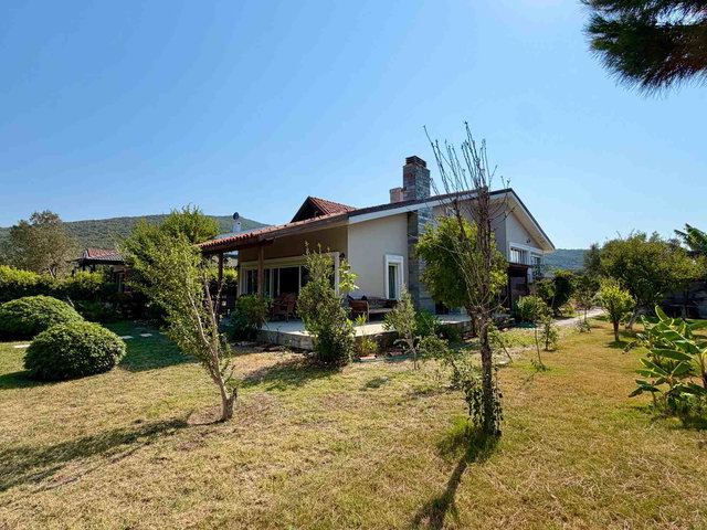 URLA ATAPARK KONAKLARI'NDA 1 DÖNÜM ARSA İÇERİSİNDE KİRALIK 6+1 MÜSTAKİL VİLLA