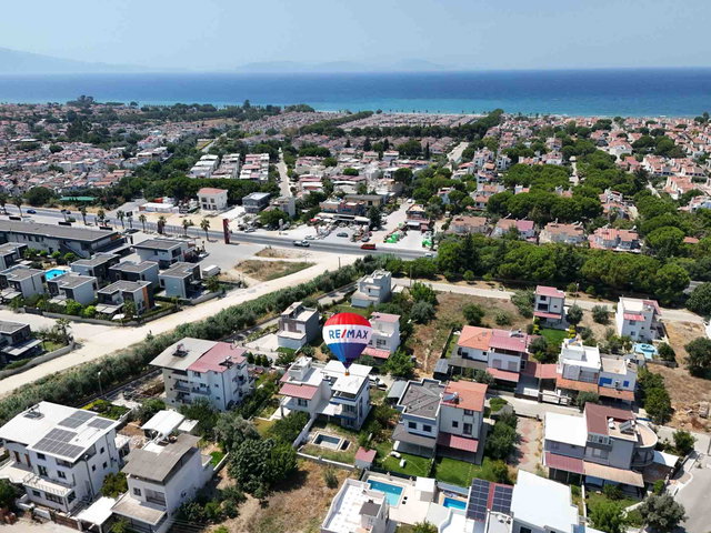 ÖZKENT SITESI YENI YAPIM DENIZE YAKIN ÖZEL HAVUZLU 3+1 VILLA