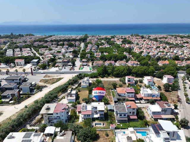 ÖZKENT SITESI YENI YAPIM DENIZE YAKIN ÖZEL HAVUZLU 3+1 VILLA