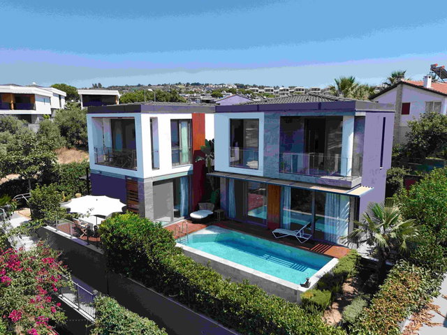 SOĞUCAK'DA PANORAMIK DENIZ MANZARALI MÜSTAKIL ULTRA LÜKS VILLA