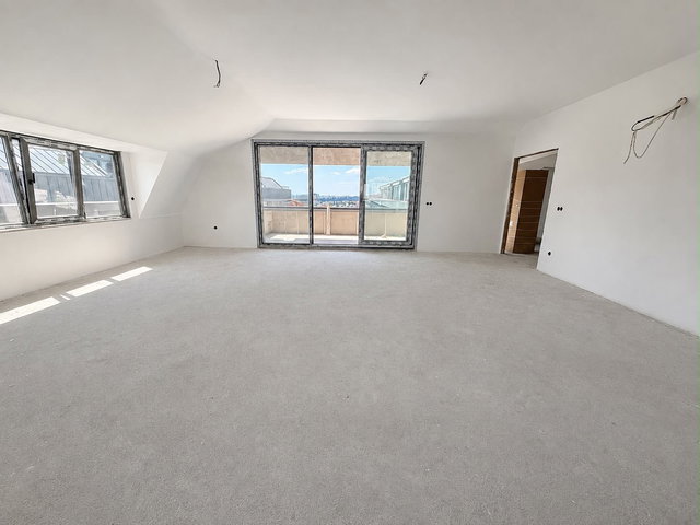 ÜSKÜDAR VALİDEBAĞ SİTESİNDE 4+1 DUBLEKS 212 M² NET 19 M² TERAS