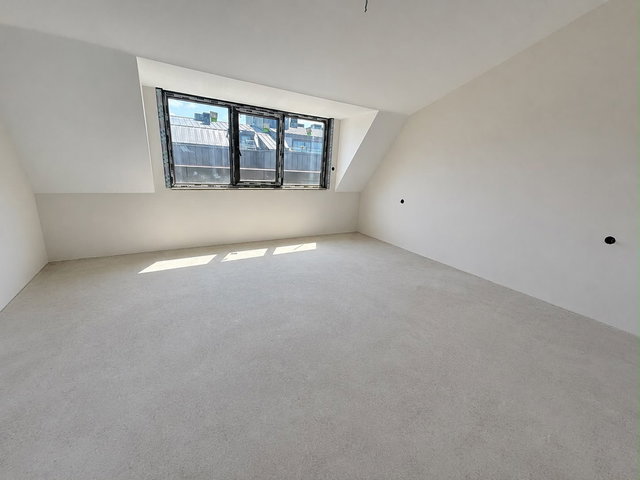 ÜSKÜDAR VALİDEBAĞ SİTESİNDE 4+1 DUBLEKS 212 M² NET 19 M² TERAS