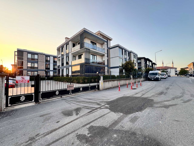 SANTAŞ ROYAL SITESI / İSKANLI / 3+1 120M² ARAKAT / EBEVEYN BANYO