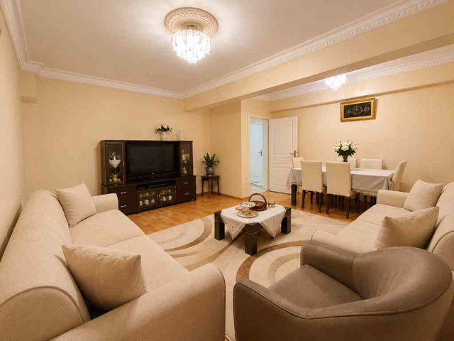 ÇIKSALINDA MEYDANA YAKIN FERAH VE KULLANIŞLI 3+1 SATILIK DAİRE