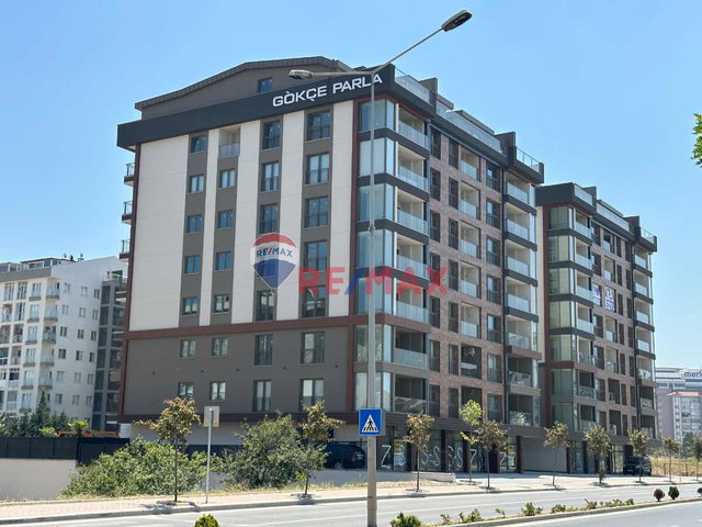 GÖKÇE PARLA YENİ YAPILMIŞ PROJE DE SIFIR K İ R A L I K 2+ 1 DAİRE