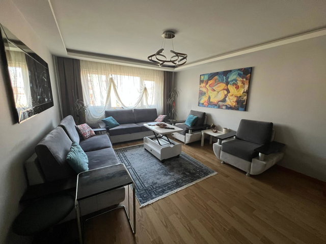 ATAŞEHIR TÜRKİŞ BLOKLARINDA DEKORASYONLU SATILIK 2+1 ARA KAT