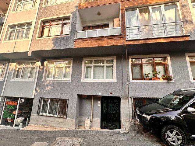 YENİCUMA’DA MEYDANA YÜRÜME MESAFESİNDE BAHÇE KULLANIMLI 3+1 SATILIK DAİRE