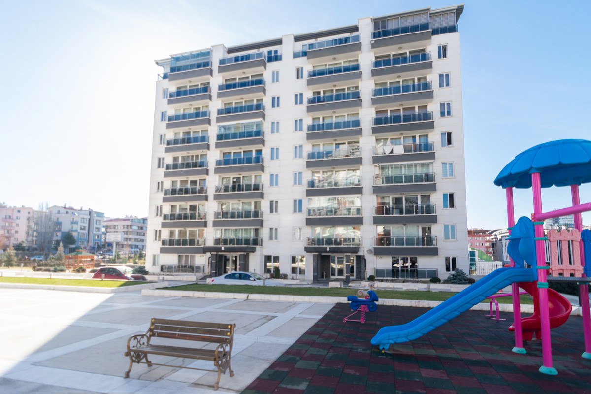 YILDIZEVLER MEGAPARK SİTESİNDE BALKONLU GENİŞ 1+1 DAİRE