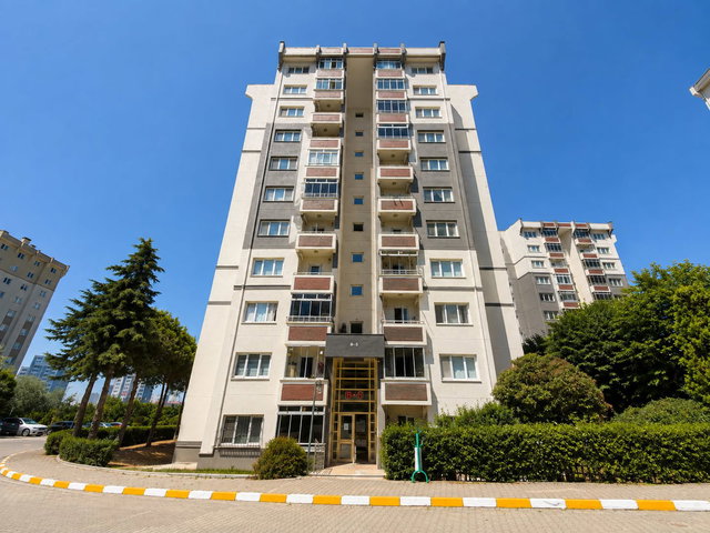 BURCU AYDENİZ RE/MAX'TAN AKASYA SİTESİ'NDE PRESTİJLİ 2+1 DAİRE