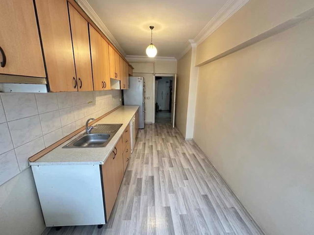 BEYLİKDÜZÜ BARIŞ MAH.’DE 3+1 | 135 M² BRÜT | BALKONLU | DOĞALGAZ KOMBİLİ | BOŞ