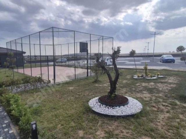 ÇORLU GLORİA REZİDANS'TA BALKONLU 1+1 BAHÇE KATI KİRALIK DAİRE
