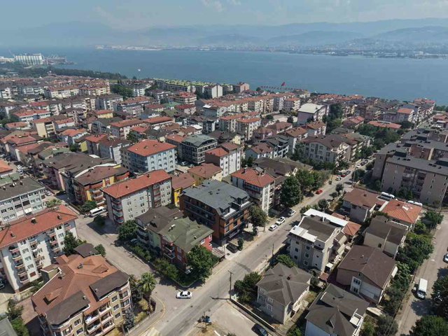 DERİNCE 60 EVLER DE SATILIK ARAKAT SIFIR DAİRE