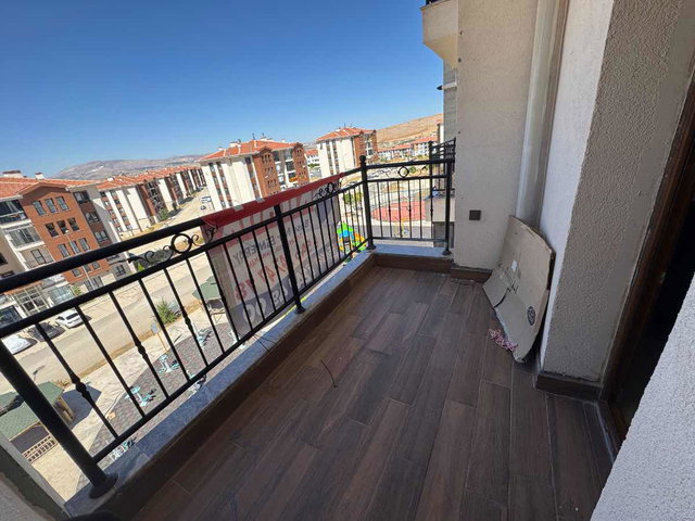 RE/MAX DEĞİŞİMDEN GÜNEYKENT TOKİ ARAKAT 3+1 KİRALIK DAİRE