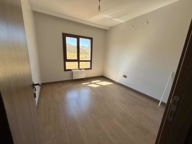 RE/MAX DEĞİŞİMDEN GÜNEYKENT TOKİ ARAKAT 3+1 KİRALIK DAİRE