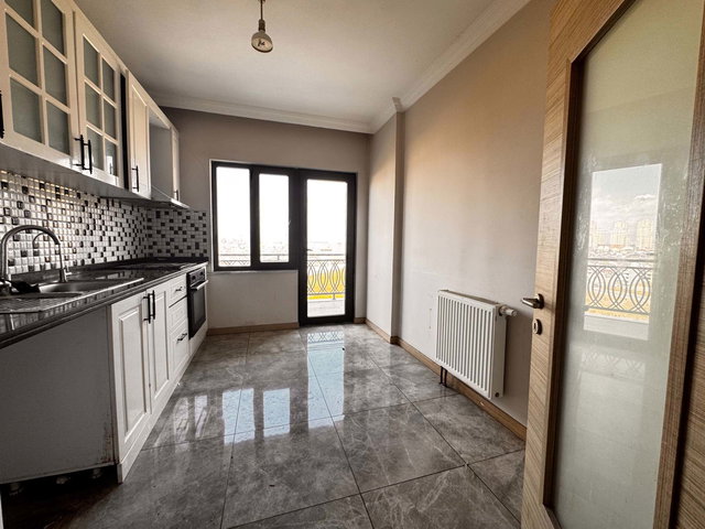 METROBÜSE YÜRÜME MESAFESİ BALKONLU 2+1 KİRALIK DAİRE