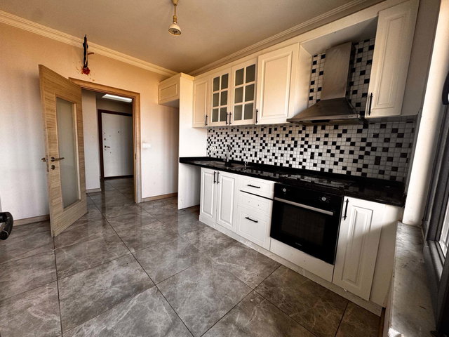 METROBÜSE YÜRÜME MESAFESİ BALKONLU 2+1 KİRALIK DAİRE