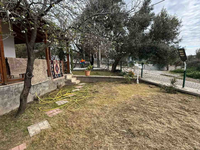 AYVALIK SAHILKENT'TE DENIZ MANZARALI EŞYALI KIRALIK 3+1 VILLA