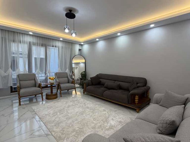 REMAX MAVİ’DEN KORUCUKTA SATILIK GENİŞ 2+1 CAM BALKONLU DAİRE