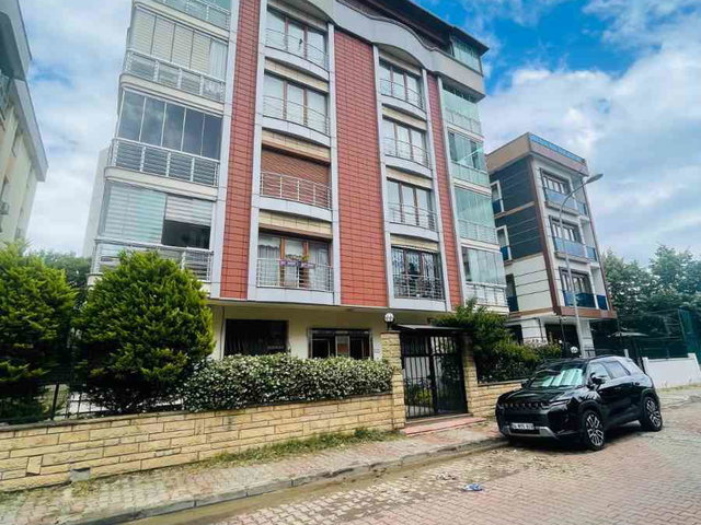 MALTEPE SAHİLE BİRİNCİ PARALEL 3+1 140M2 SİTEİÇİ DAİRE...